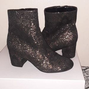 CLEARANCE!!! Black and gold ankle boots